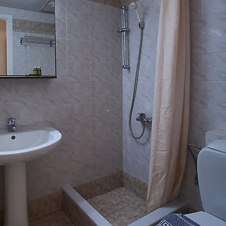 埃皮达维利亚酒店 托隆