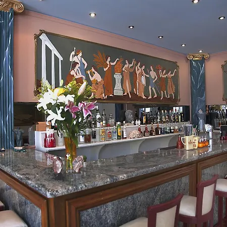 埃皮达维利亚酒店 3* 托隆