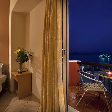 埃皮达维利亚酒店 3* 托隆