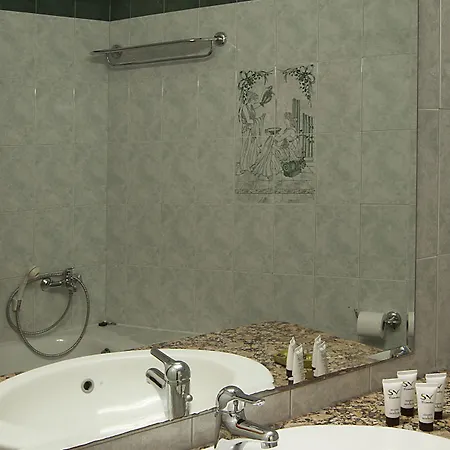 酒店 埃皮达维利亚酒店 3*