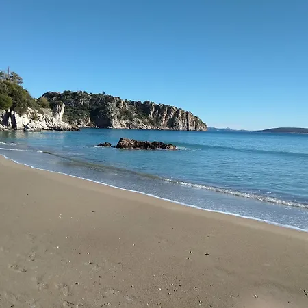 エピダヴリア ホテル 3*