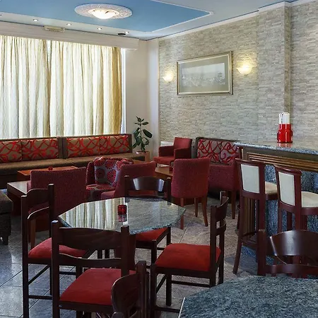 埃皮达维利亚酒店 托隆