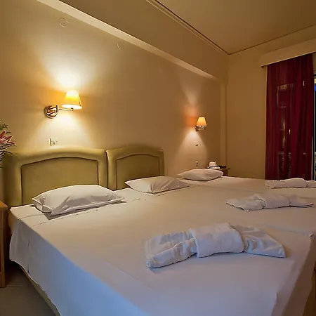 埃皮达维利亚酒店 3* 托隆