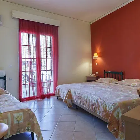 エピダヴリア ホテル 3*